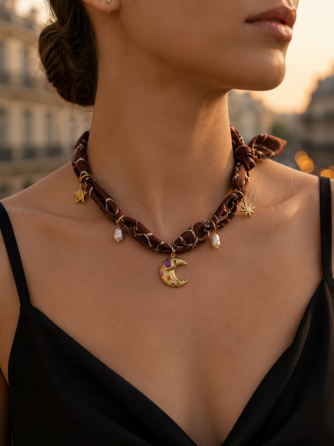 Collier foulard marron avec pendentif lune en acier inoxydable